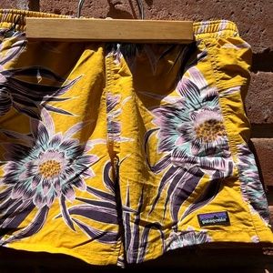 Women's Patagonia Baggies Size Small